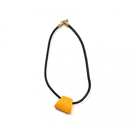 Colier dama -  pandantiv piatra usoara  -  galbena...OFERTA !!