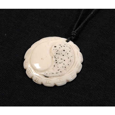 Medalion - ying-yang alb cu snur siliconat inclus 