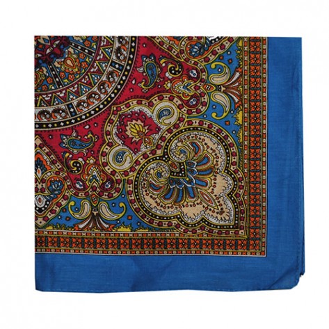 Bandana modele florale -pe  albastru  